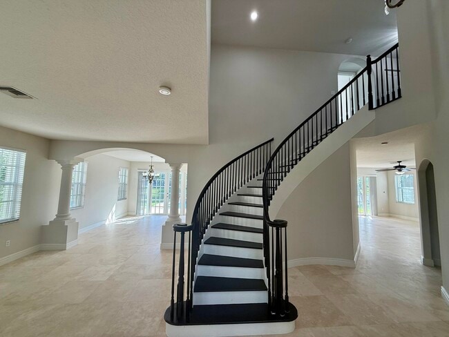 Photo - 6509 Stonehurst Cir