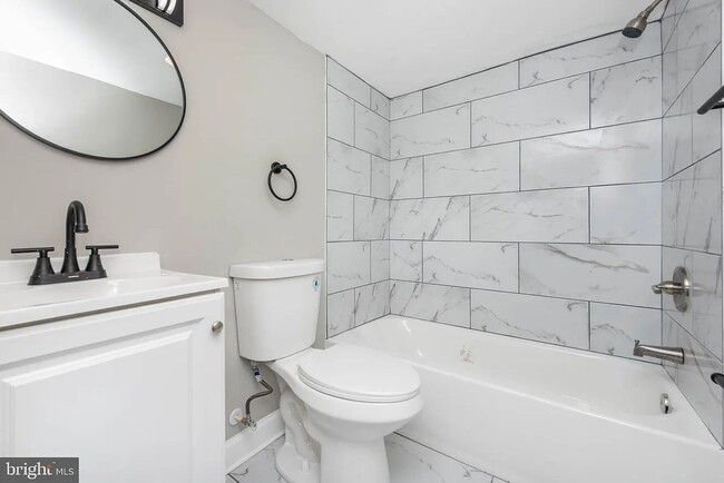 Photo - 3300 Ravenwood Ave Unit 3300 Ravenwood Ave 1