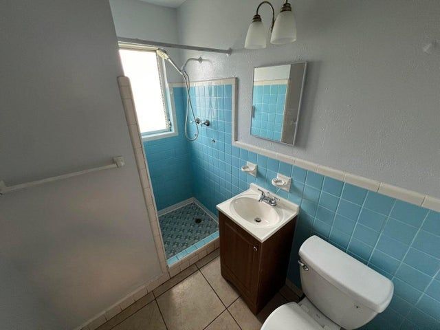 Photo - 3300 Broadway, #11