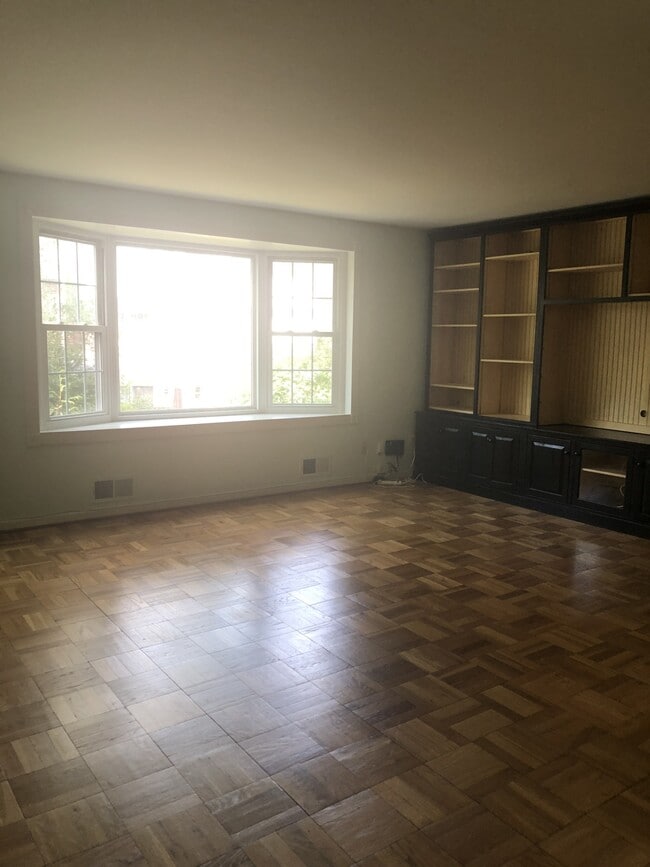 Building Photo - 647 Azalea Dr Unit 1 Rental
