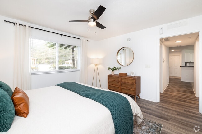 2BR, 2BA - 975SF Primary