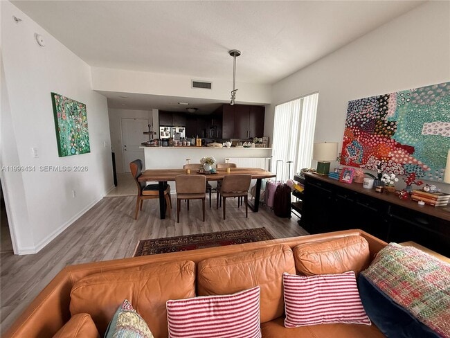 Photo - 10 Aragon Ave Unidad 1104