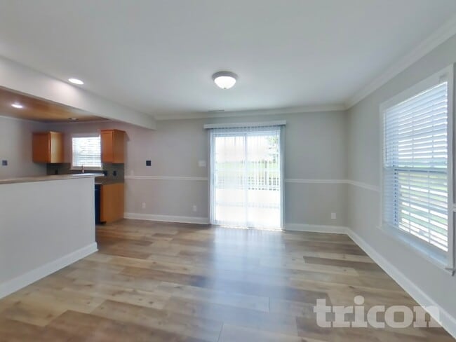 Photo - 404 W Warrior Ct