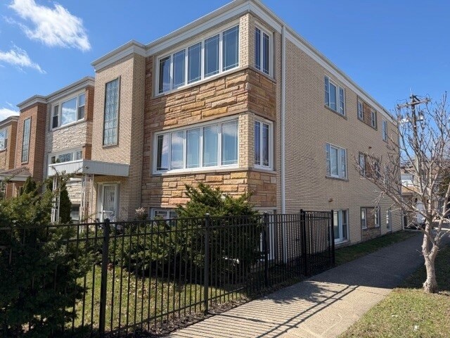 Photo - 5556 N Central Ave Unidad 3