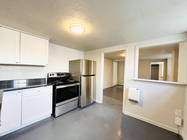Building Photo - 1401 S W Temple St Rental