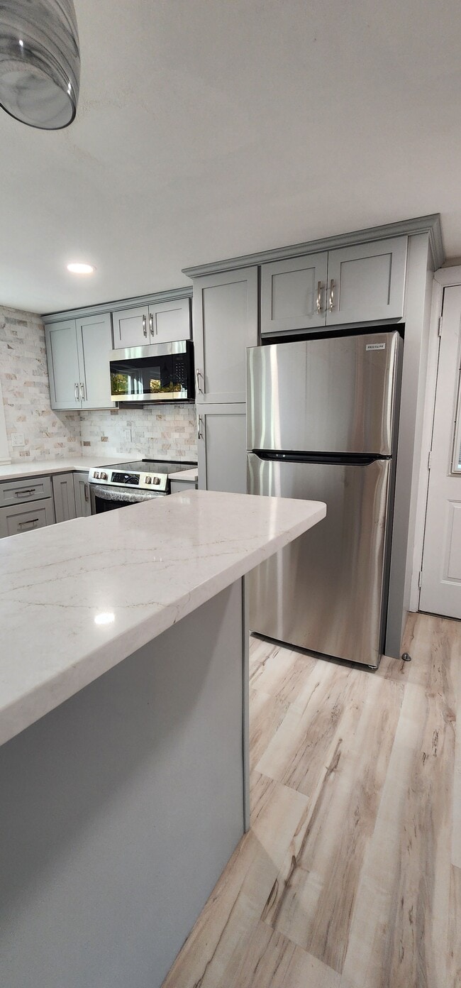 Photo - 32 N Main St