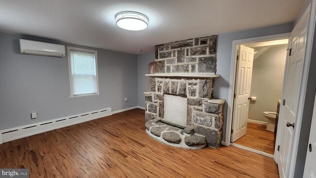 Photo - 473 Freemont St