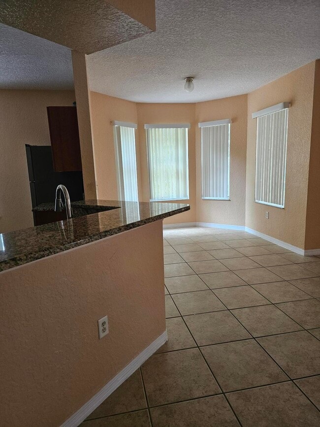Photo - 150 SW Peacock Blvd Unit 103