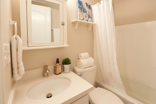 Bathroom - 2186 800 E Unit 7
