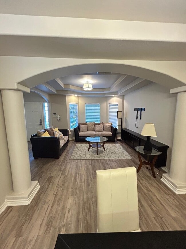 8416 Springfield Ave Unit 10