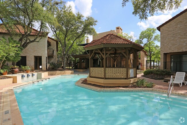 Pool - The Alto