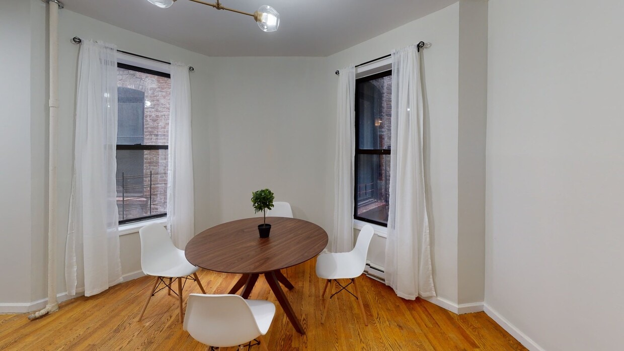 Photo - Private bedroom in 3 bed/1 bath Home