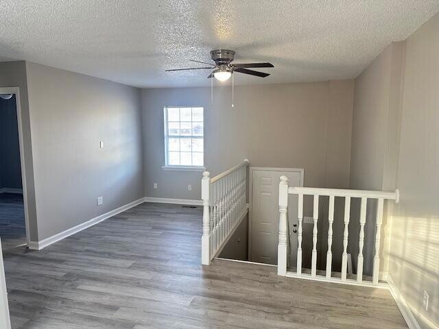 Photo - 1752 31st St NE