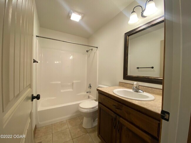 Photo - 5015 E 21st St