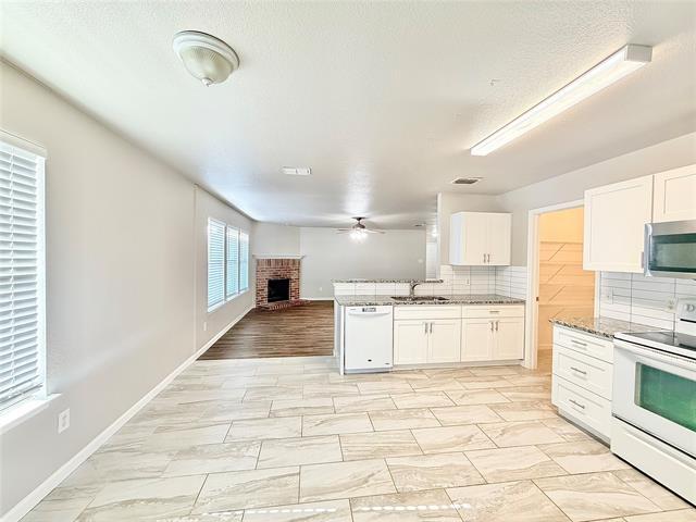 Building Photo - 2809 Briargrove Ln