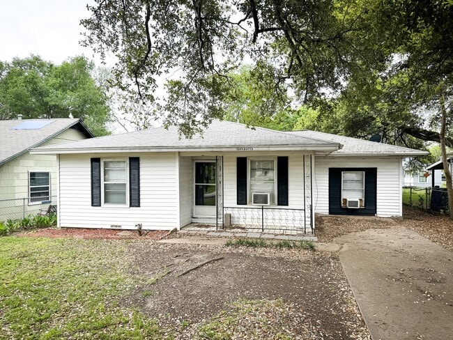 Building Photo - 1203 Batts St