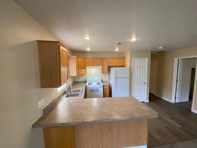 Photo - 3 Bedroom, 2 Bathroom Twin Home
