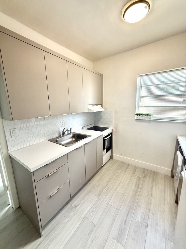 Photo - 1043 NW 2nd St Unidad 16