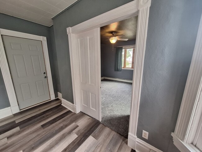 Photo - AVAILABLE JUNE - Billings Park Upper Duplex Unidad 2