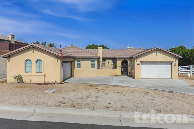 Building Photo - 17920 Log Hill Dr