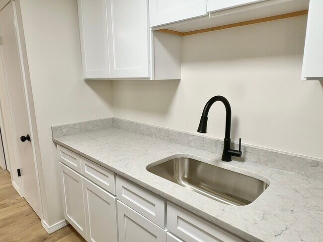 Photo - 180 Main St Unit B39