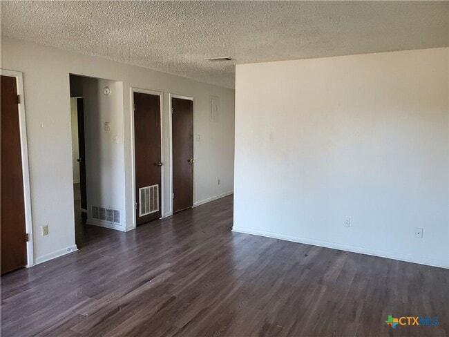 Photo - 209 Oak Trail Dr Unit A