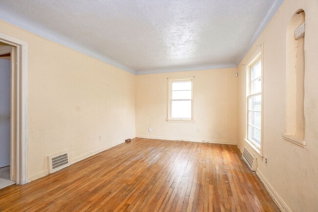 Photo - 2 BED 1.5 BATH BEAUTIFUL SINGLE FAMILY HOME IN WARRENSVILLE HEIGHTS!