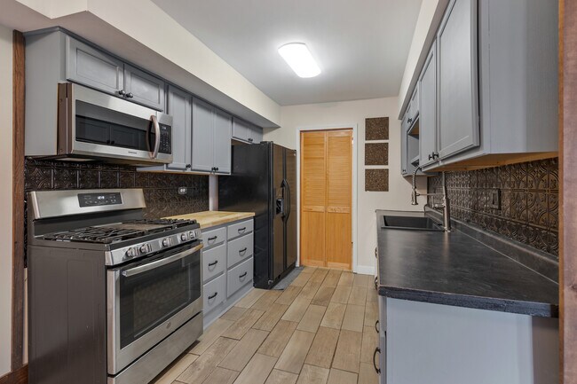 Photo - 7556 Bristol Ln Condo Unit 3