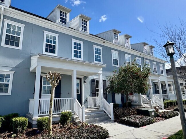 Photo - Celebration Island Village - 3 Bedroom 2.5 Bath - Impressive Former Model Home