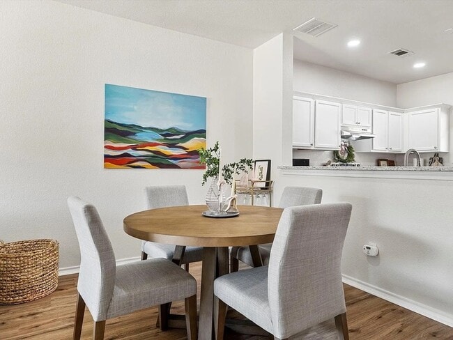 Photo - 2305 Homewood Ln