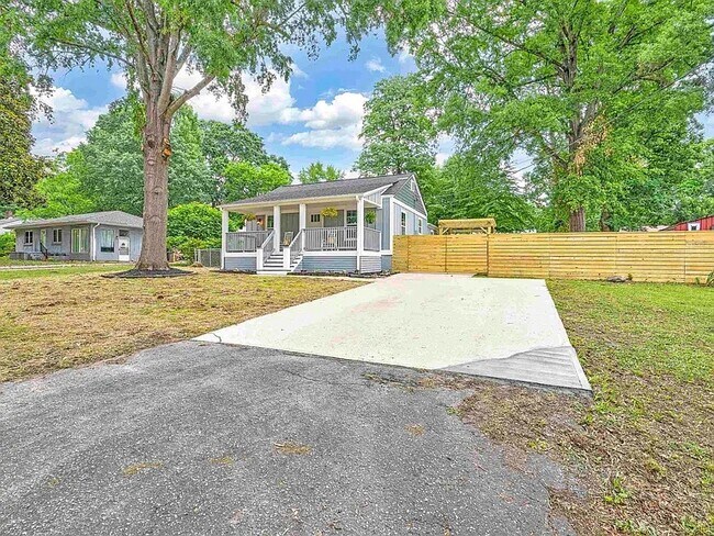 Photo - 13 Pinehurst St