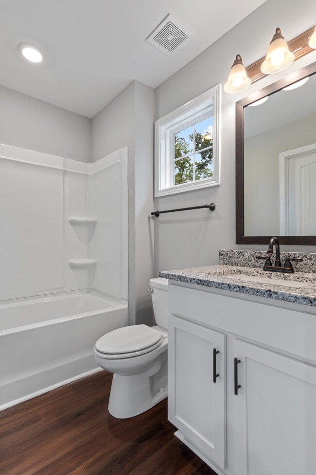 Photo - 2645 UNIT B Bell St