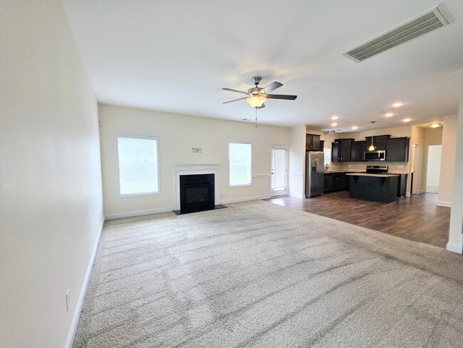 Photo - Beautiful Wilmington Floor Plan In Wedgefi...