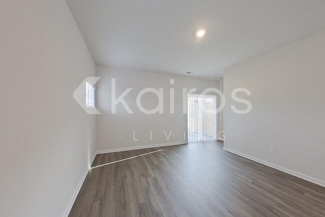 Photo - 2119 Banyon Cir