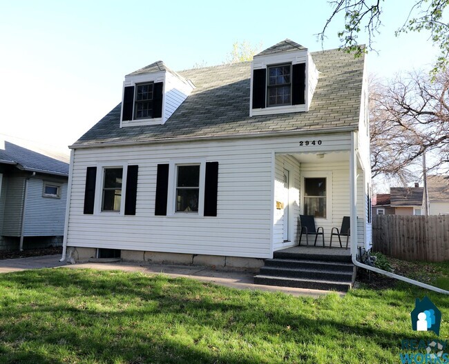 Building Photo - Adorable 3 Bed House!
