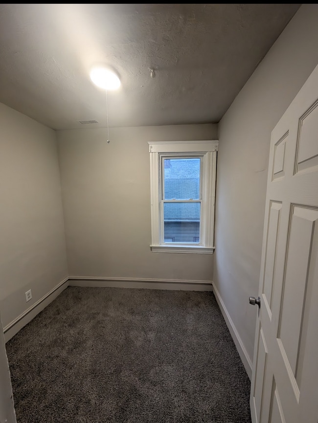 1169 E 60th St Unit 3