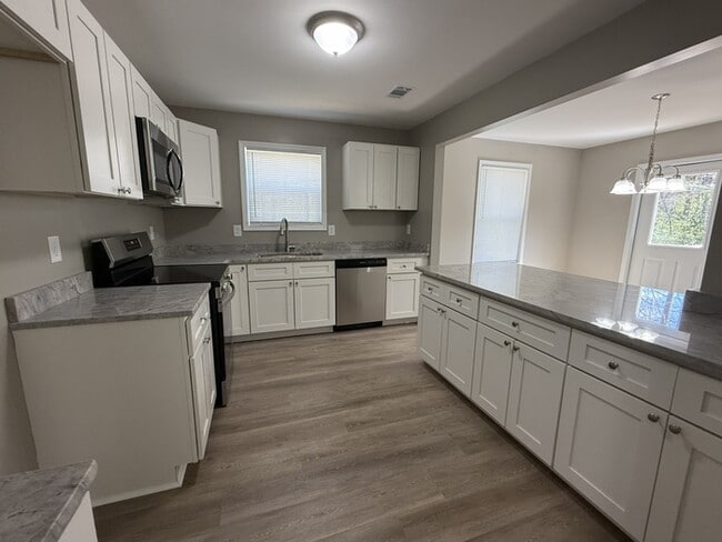 Photo - 1050 Echo Brook Trail