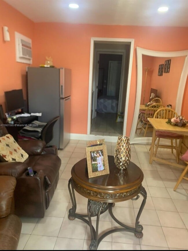 Photo - 570 W 46th Pl Unit 0