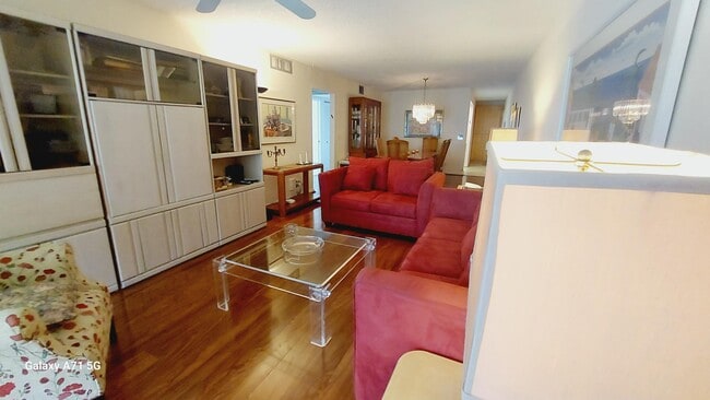 Photo - 2001 Yarmouth Dr Unit 2001