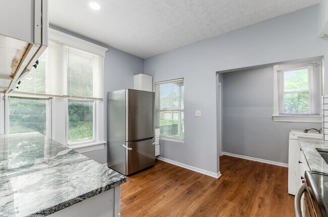 Photo - 370 N Garfield Ave