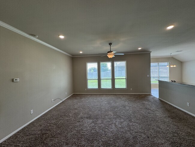 Photo - 5611 Markham Dr