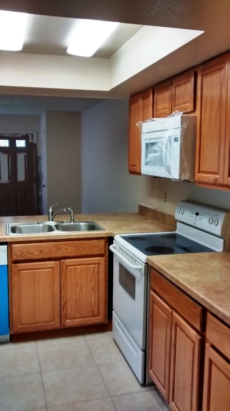 Photo - 122 W Perry Ln