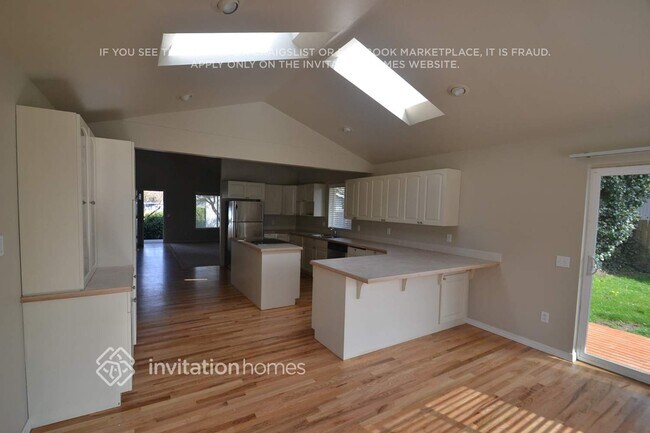 Photo - 931 S 240th Pl