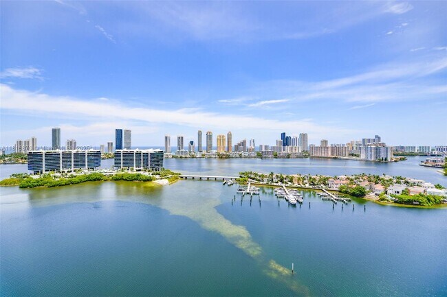 Photo - 3201 NE 183rd St Unidad 2502