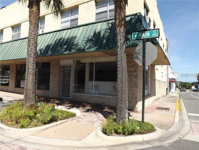 Building Photo - 206 W Main St