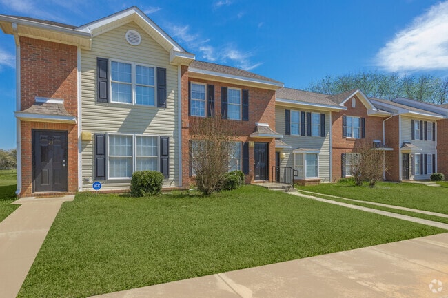 Building Photo - Hampton East Rental