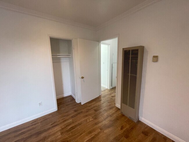 7033 Fulton Ave Unit 03