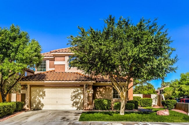 Building Photo - Amazing Home In Peccole Ranch