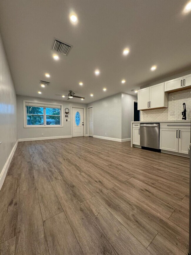 Photo - 9422 SW 51st St