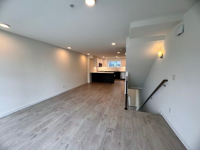 Photo - 11208 Pinehurst Way NE